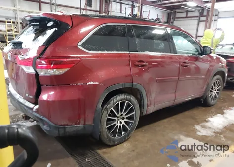 2017 Toyota Highlander Se z USA, uszkodzony, nr VIN 5TDJZRFH1HS391275